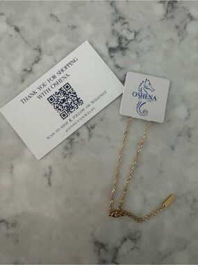 Gold Twist Chain Bracelet - Elegant Women's Bracelet